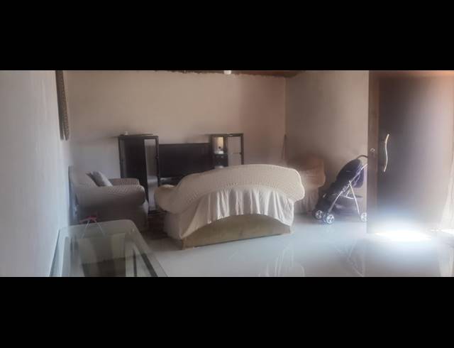 4 BEDROOM FREESTANDING FOR SALE IN MPOPHOMENI
